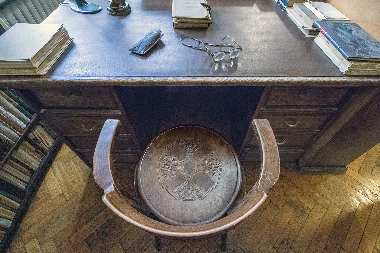 Memorial exposition of the Galaunės Family / The Room of a Signatory of