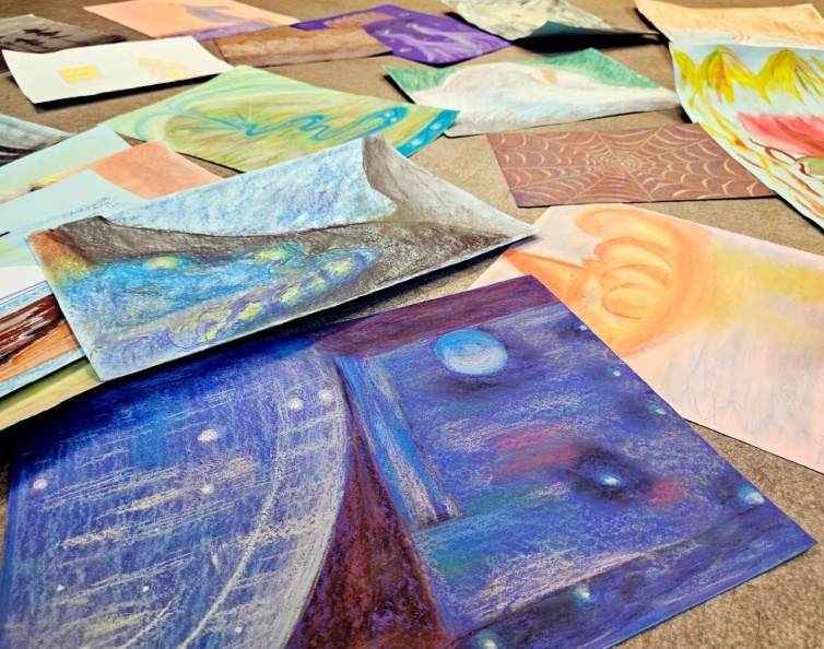 DAILĖS TERAPIJOS UŽSIĖMIMŲ CIKLAS „KELIONĖ Į SAVE“ | RENKAMA NAUJA GRUPĖ